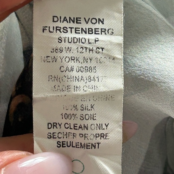 Diane Von Furstenberg DVF Pintura Silk Floral Print Button-Up Blouse Top - Picture 7 of 11